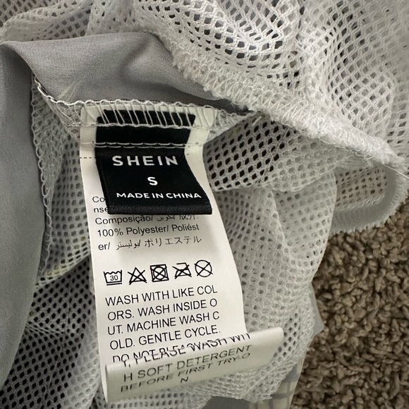 Men’s Pineapple Print Black Swim Shorts. Size Small - Picture 5 of 5